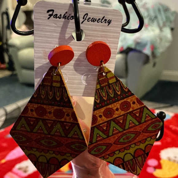 Earrings - Picture 2 of 5